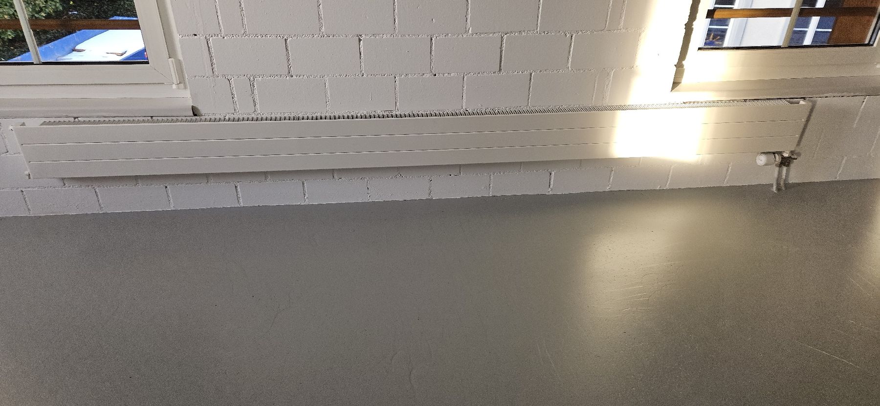 Radiatori: Heizkörper Radiator Neu 300cm komplett – Nuovo (secondo la descrizione) da Nürensdorf venduto da salibeer