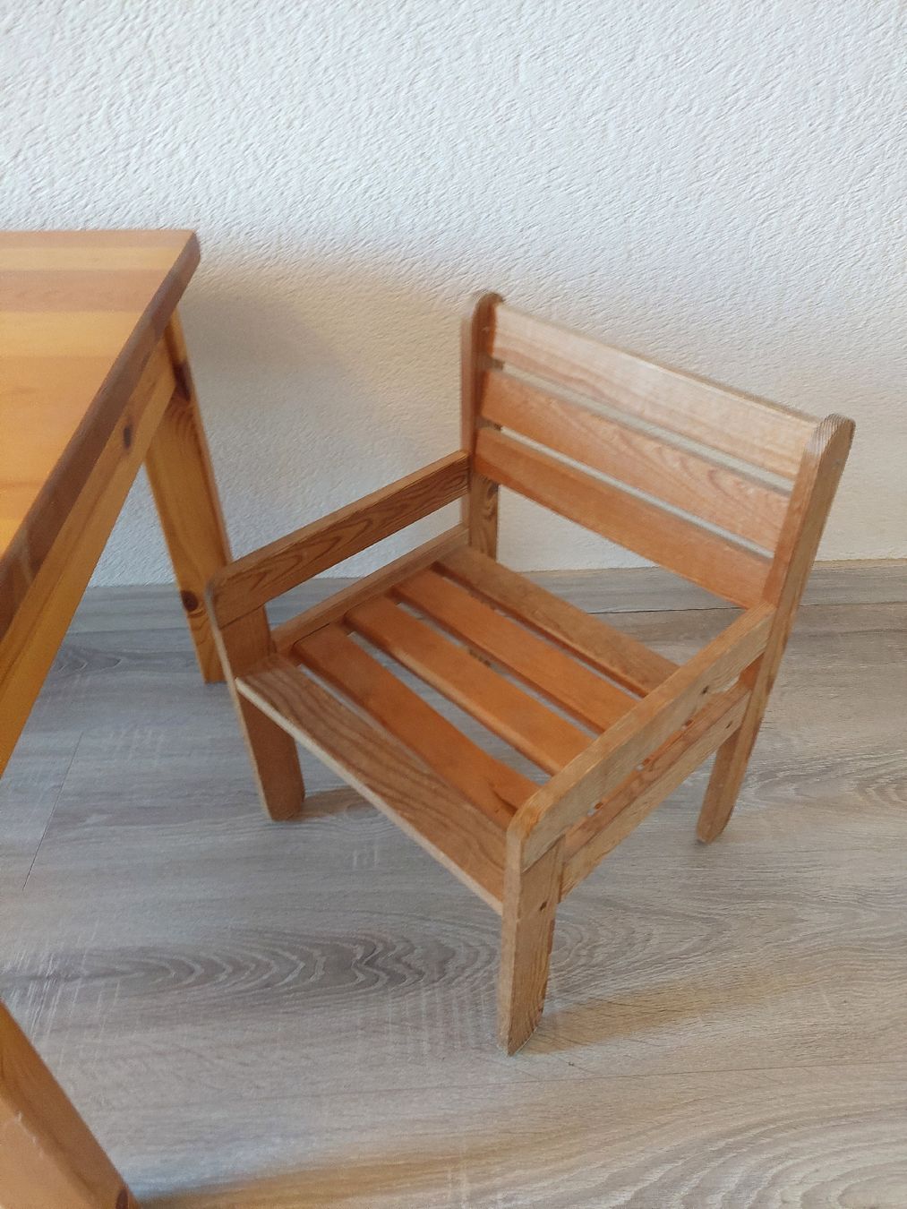 Set di tavolo e panche: Kindertischli und Stühle – Usato da Frauenfeld venduto da bab_7qkj 3