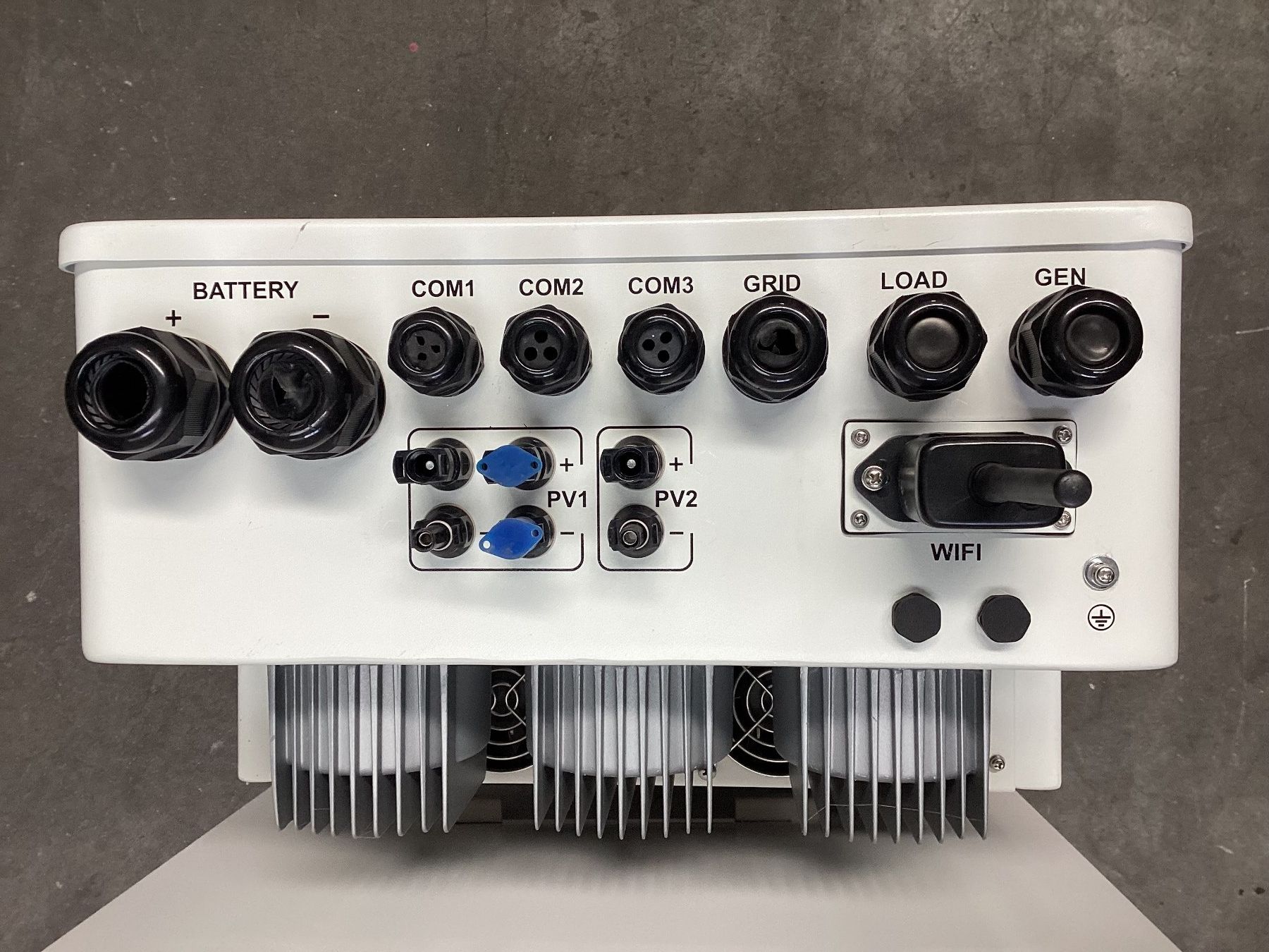 Inverter: Set Hybrid-Wechselrichter & Lithium Batterie – Nuovo (secondo la descrizione) da Reichenburg venduto da T864RX 8