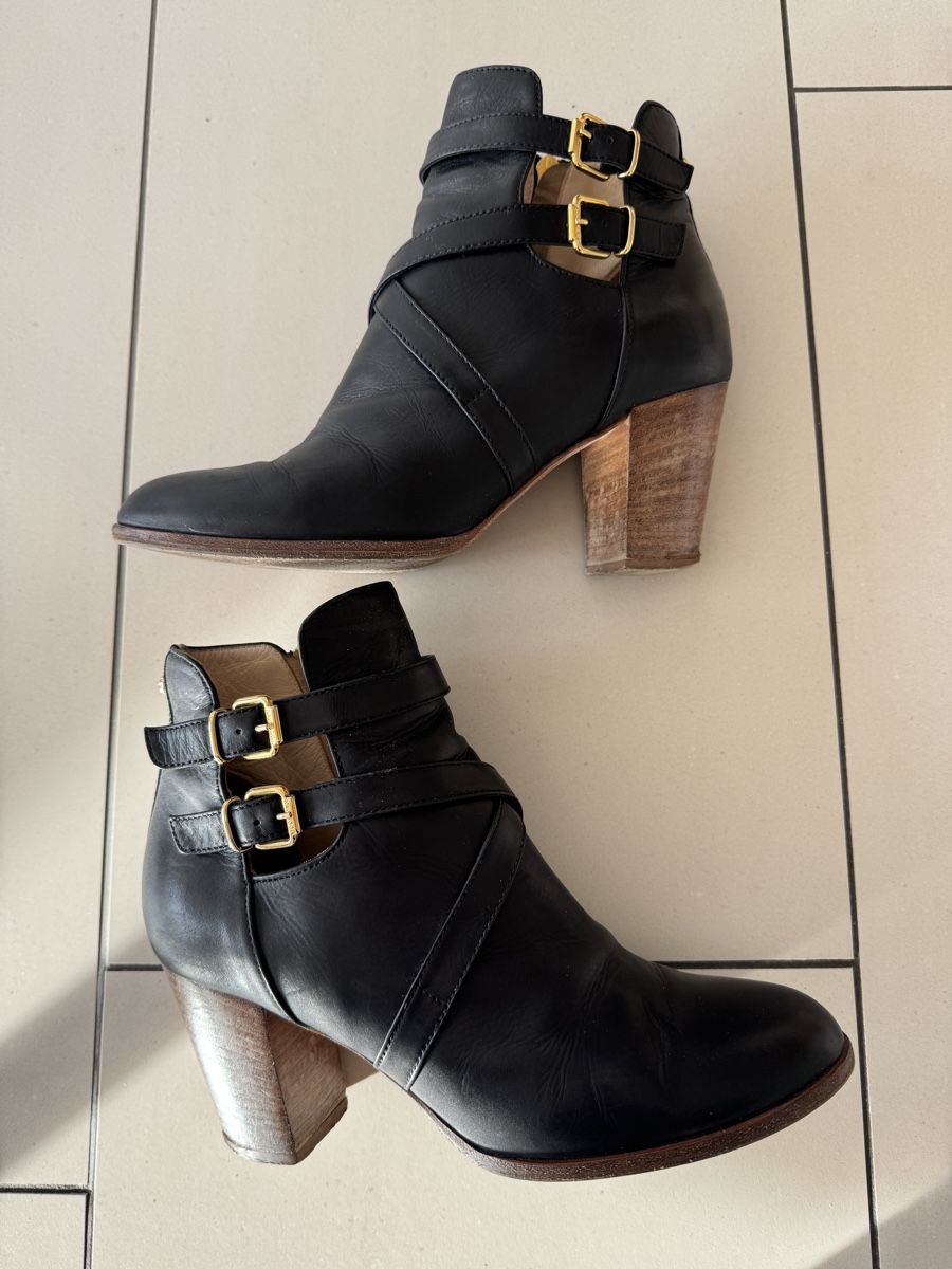 Navyboot Scarpe da donna: Navyboot Lederstiefeletten Gr. 38 schwarz – Usato da Dübendorf venduto da Moebelverkauf10 1