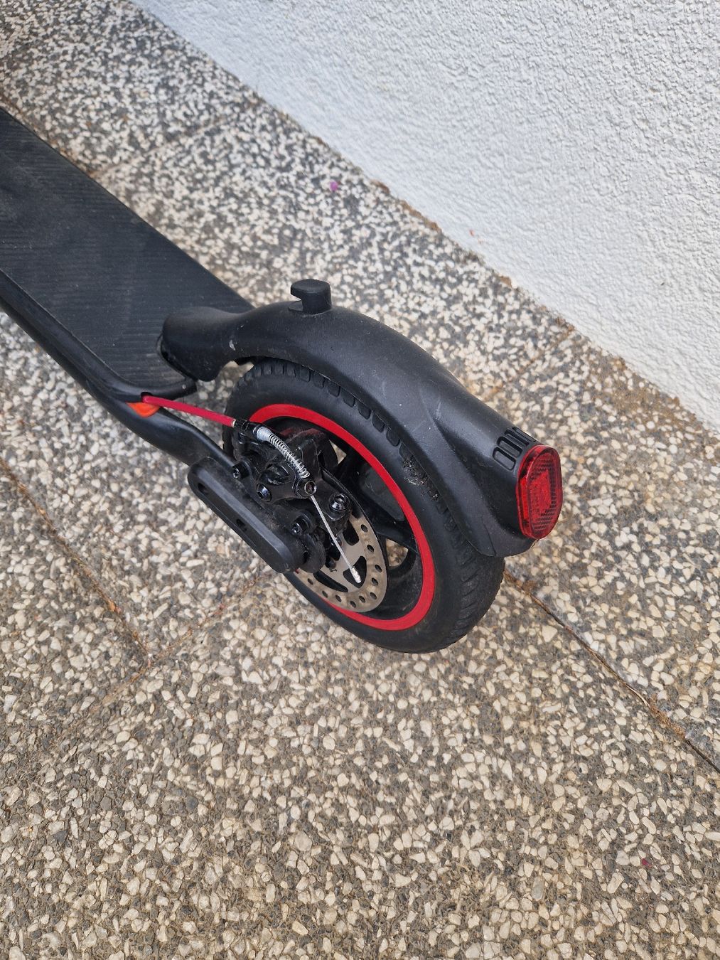 Scooters: Elektroroller schwarz gebraucht funktionstüchtig – D'occasion à Merzligen par buffi14 2