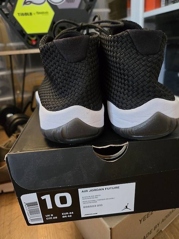 Jordan Scarpe da uomo: Nike Air Jordan 11 Future – Usato da Thun venduto da Snkrfrkr 1