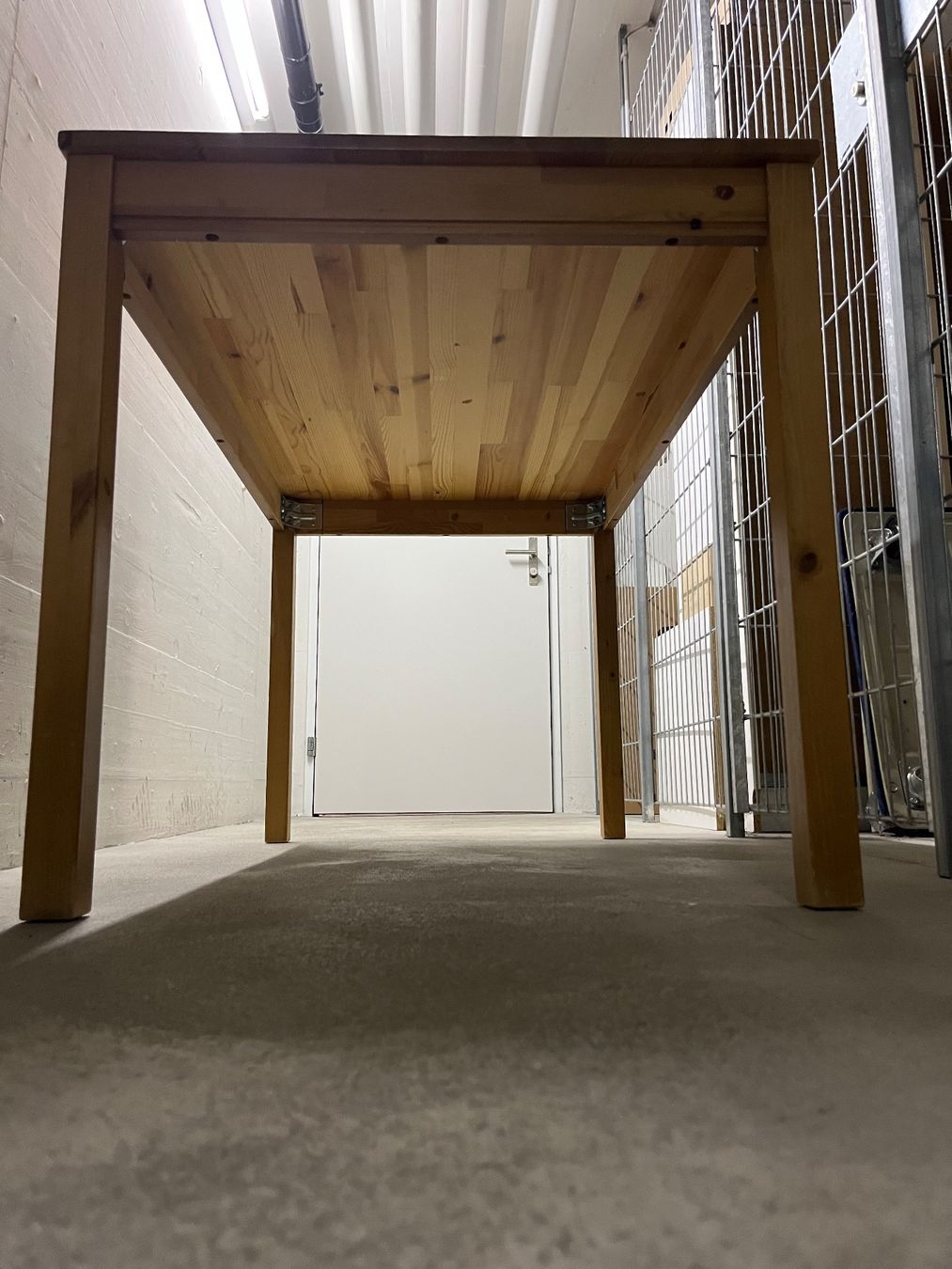 Tables: Holztisch – D'occasion à Uster par fer_w7vz 4