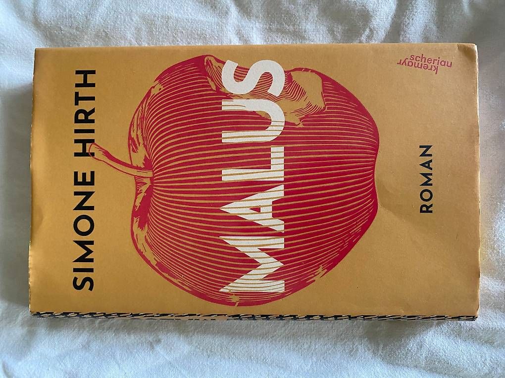 Livres: Malus von Simone Hirth – D'occasion à Zürich par iri_cyr9