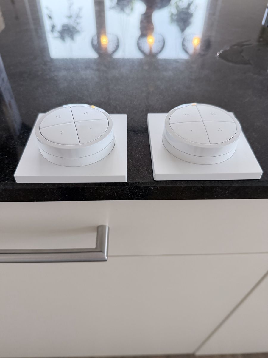 Philips Schalter: 2 Stk. Philips Hue Tap dial switch – Gebraucht aus Amriswil von Drughino 1