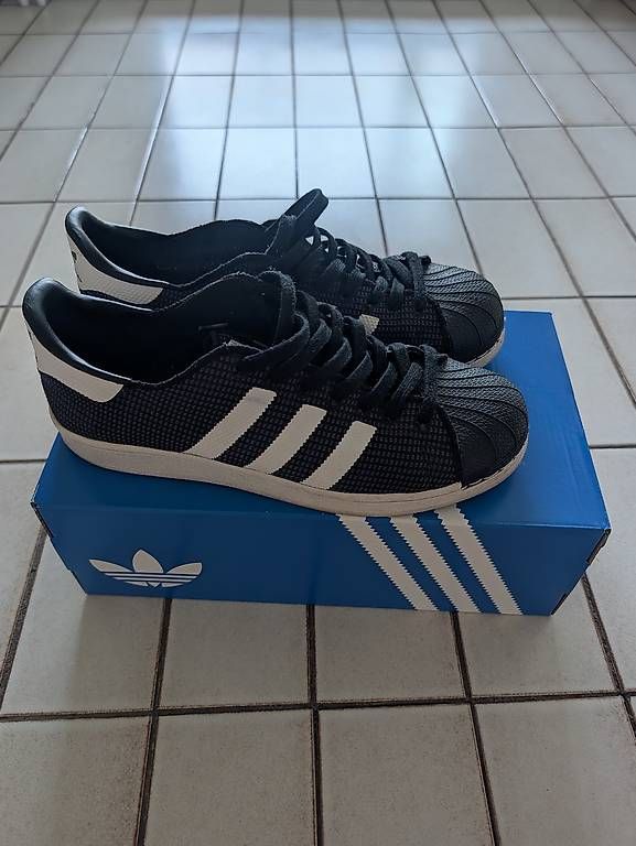 Damenschuhe: Adidas superstar  – Gebraucht aus Meyrin von fia_ym6t 2