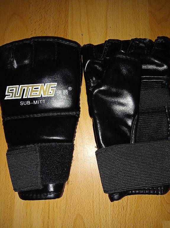 Gants & mitaines : Boxhandschuhe – D'occasion à Jona par i28_xjr6 1