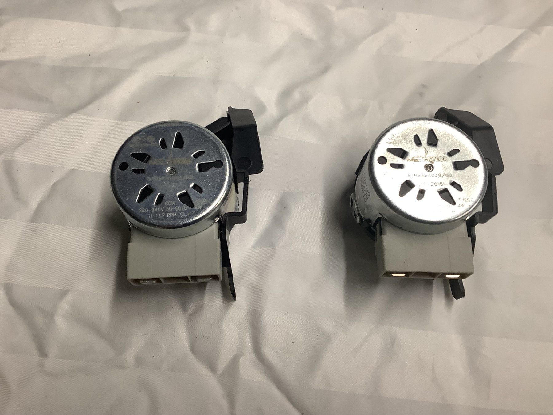 Moteurs: ELEKTROMOTOR MIT MIKRO SCHALTER – D'occasion à Glarus par Mdelphi 4