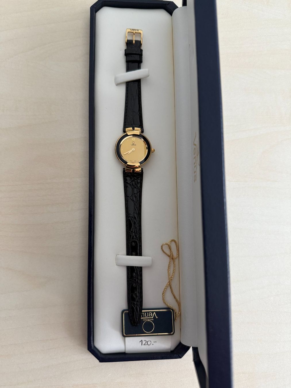 Venus Uhren: Damen Uhr - VENUS, swiss – Neu und originalverpackt aus Zug von Cry71 1