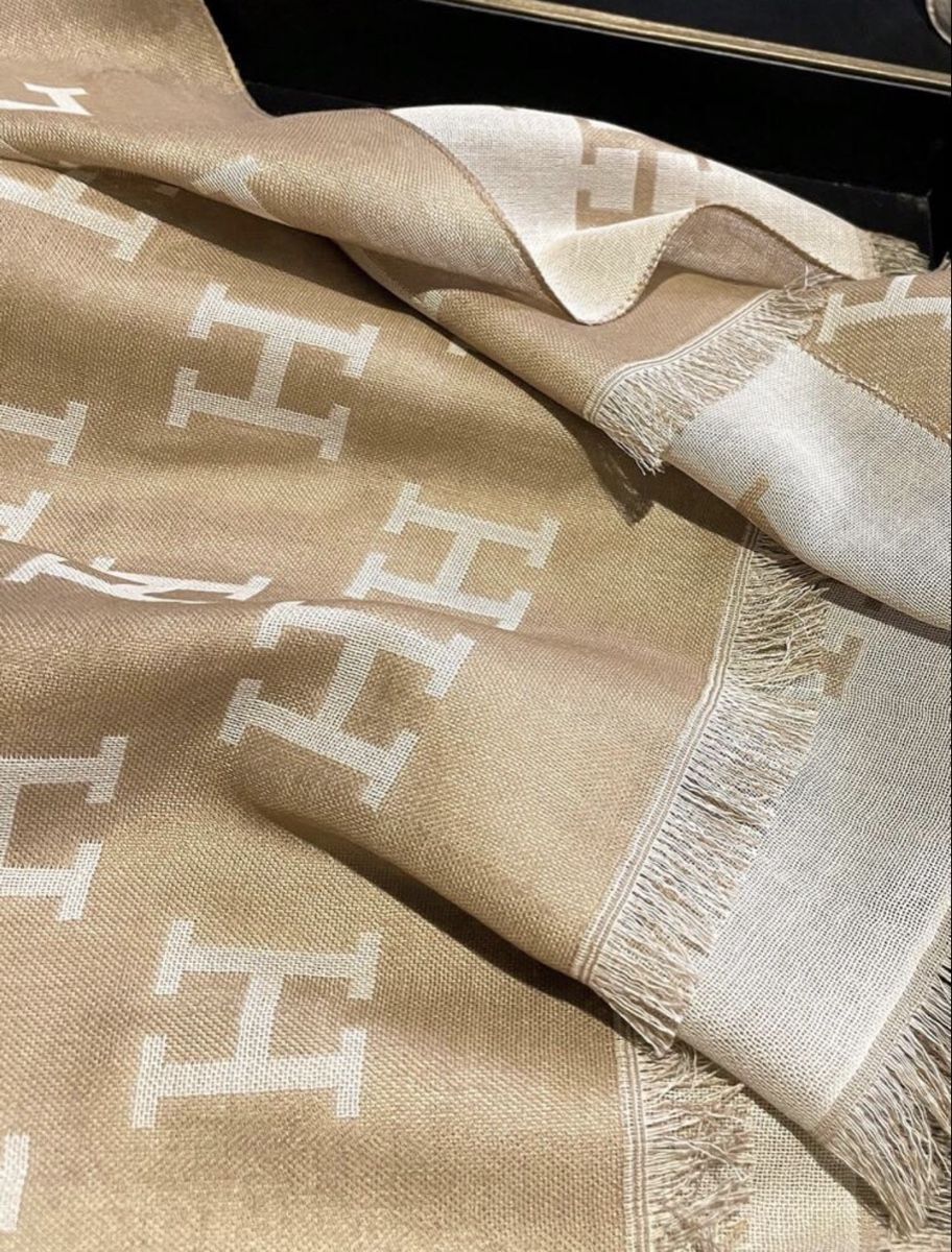 Foulards, Tücher & Schals: Écharpe – Neu und originalverpackt aus Châtel-St-Denis von Montclair_Swiss 1