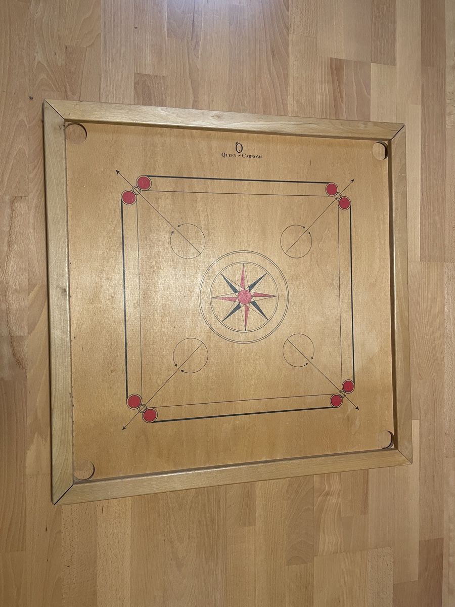 Spiele: Spielplatte „Queen Carrom“ – Gebraucht aus Tägerig von Maike4180