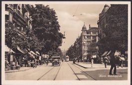 Zürich Bahnhofstrasse mit altem Auto und Trams