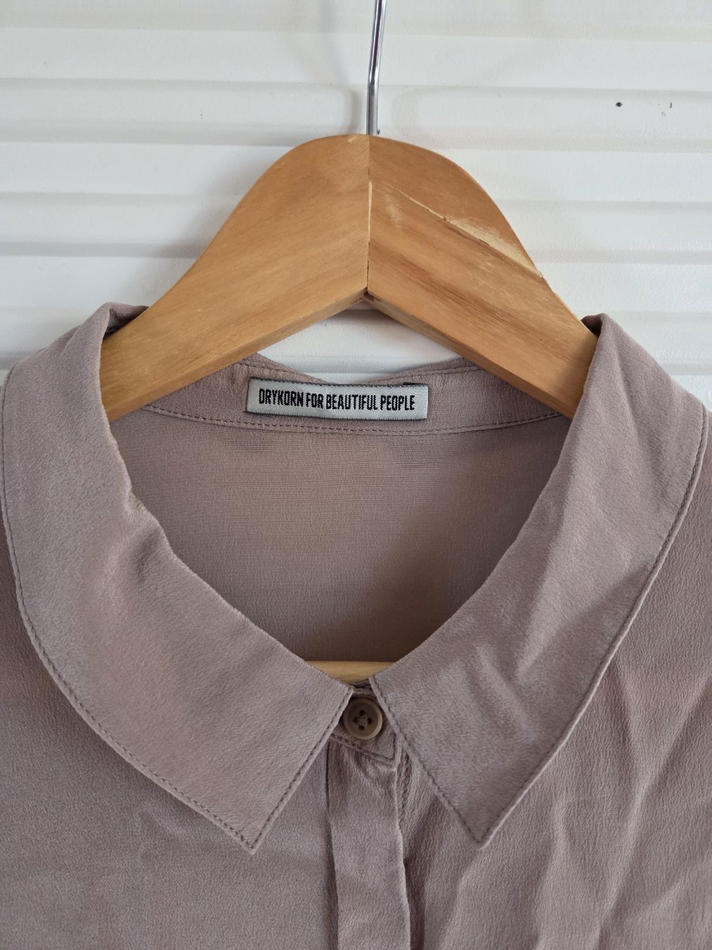Drykorn Camicette: Drykorn Seidenbluse Grosse 3 Hellbraun – Usato da Walchwil venduto da Petulas 1