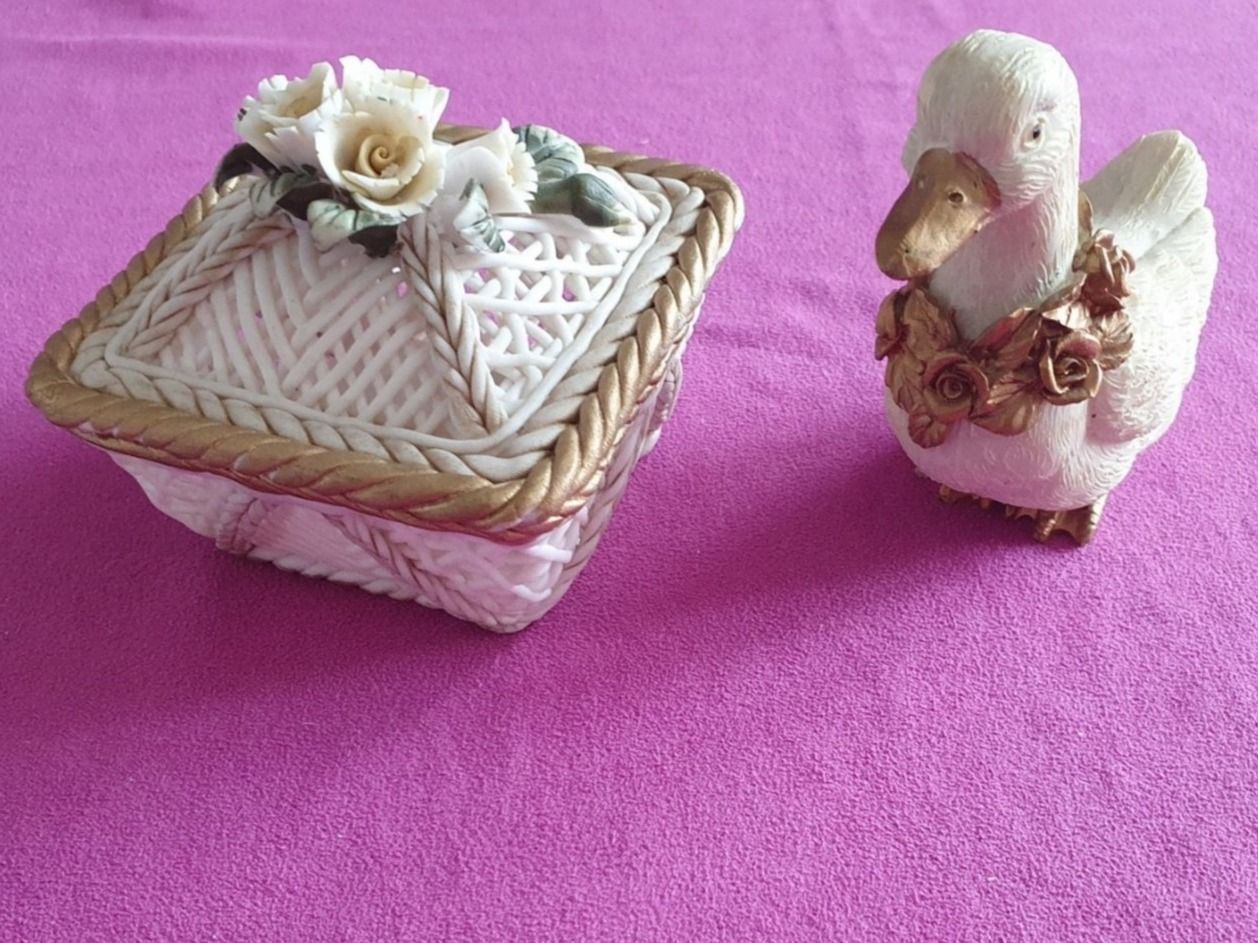 Statuette: Körbchen und Ente aus Keramik – Usato da Abtwil AG venduto da MaVo.0710
