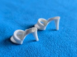 Sandales à talons blancs pour poupées Barbie