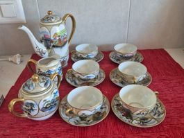 Tasses a café porcelaine ancienne du Japon avec Geisha