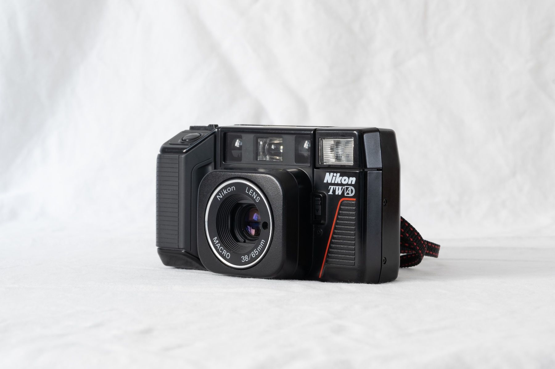 Nikon Fotocamera: Nikon L35 TW AD – Usato da Zürich venduto da nadiachrist