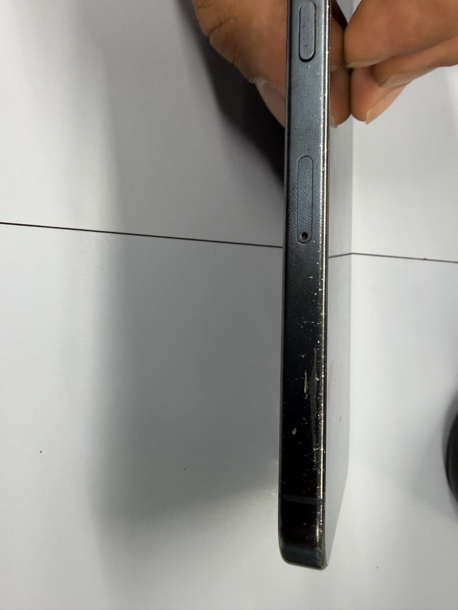 Apple Telefoni cellulari / Smartphones: Ipohne 15 Pro max top zustandt  – Usato da Zürich venduto da papaplatte 2