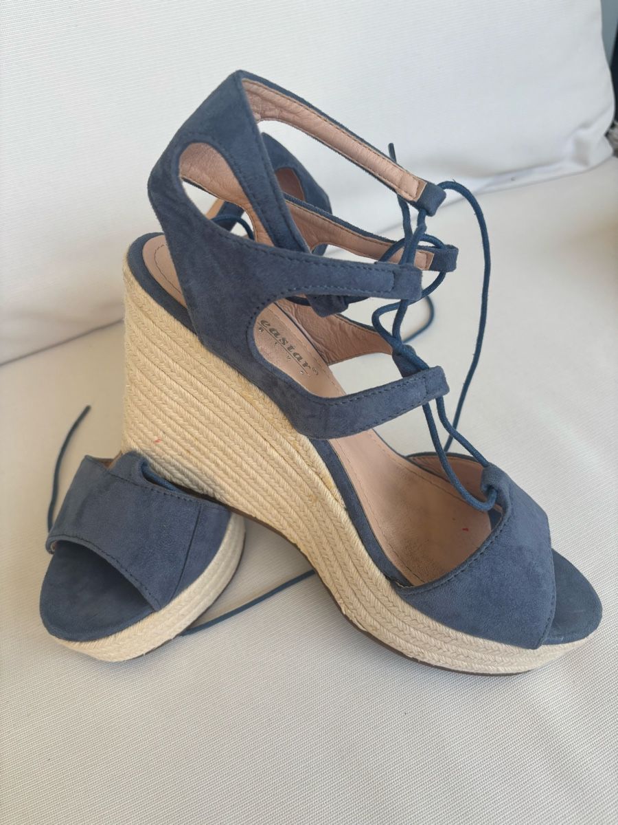 Scarpe da donna: Sandalen gr.40 mit schüren – Usato da Zug venduto da Biki72 1