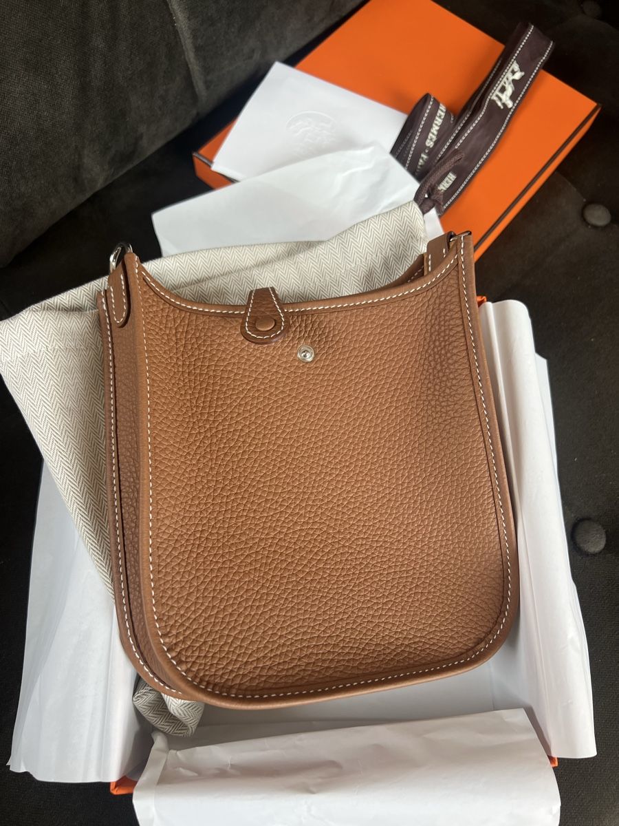Hermès Borse: Sac Hermès Evelyne 16 Amazone Gold – Nuovo (secondo la descrizione) da Lutry venduto da roxypoxy 2