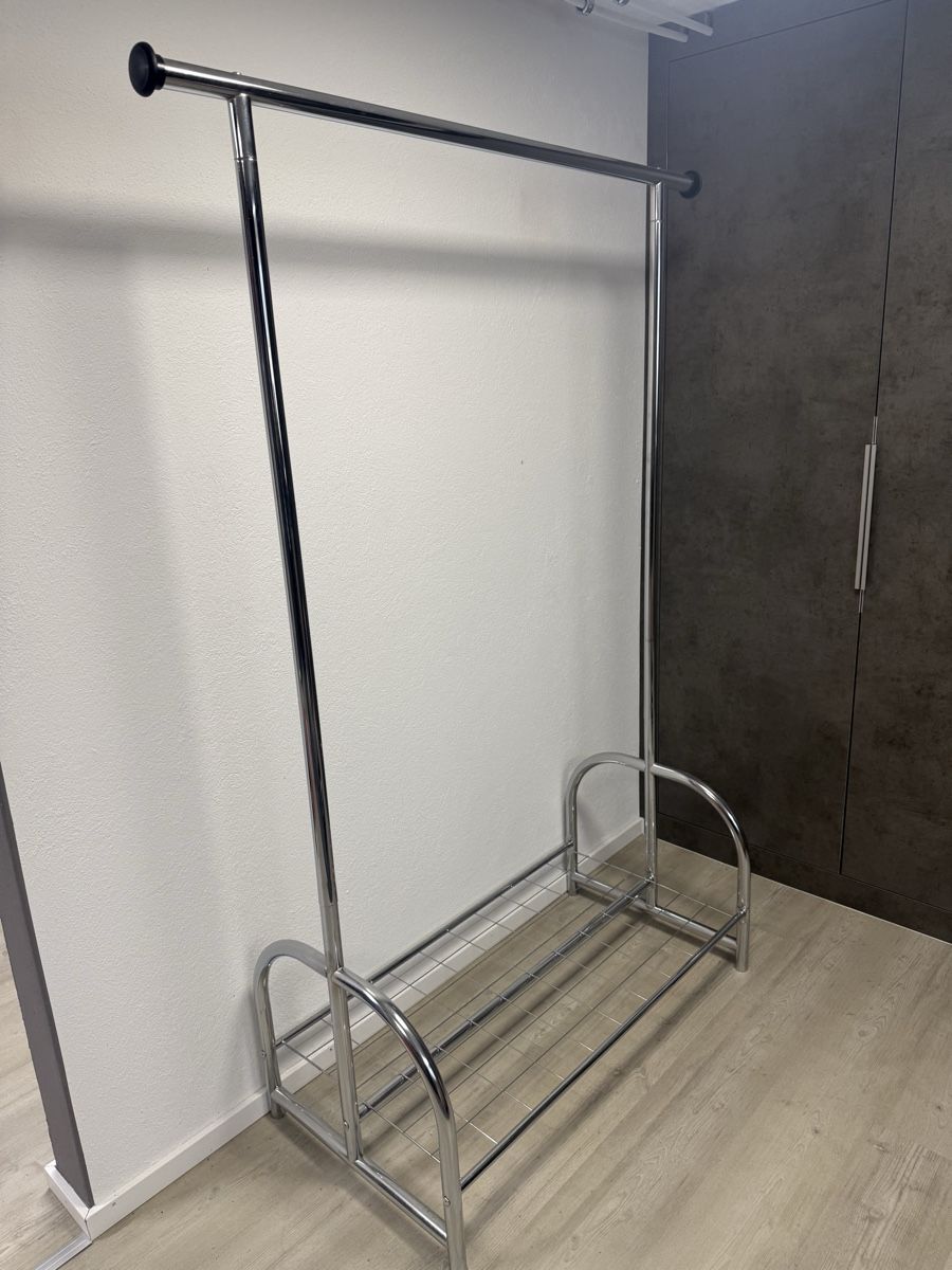 Garderobe: Kleiderständer – Gebraucht aus Dübendorf von KrisRoss 2