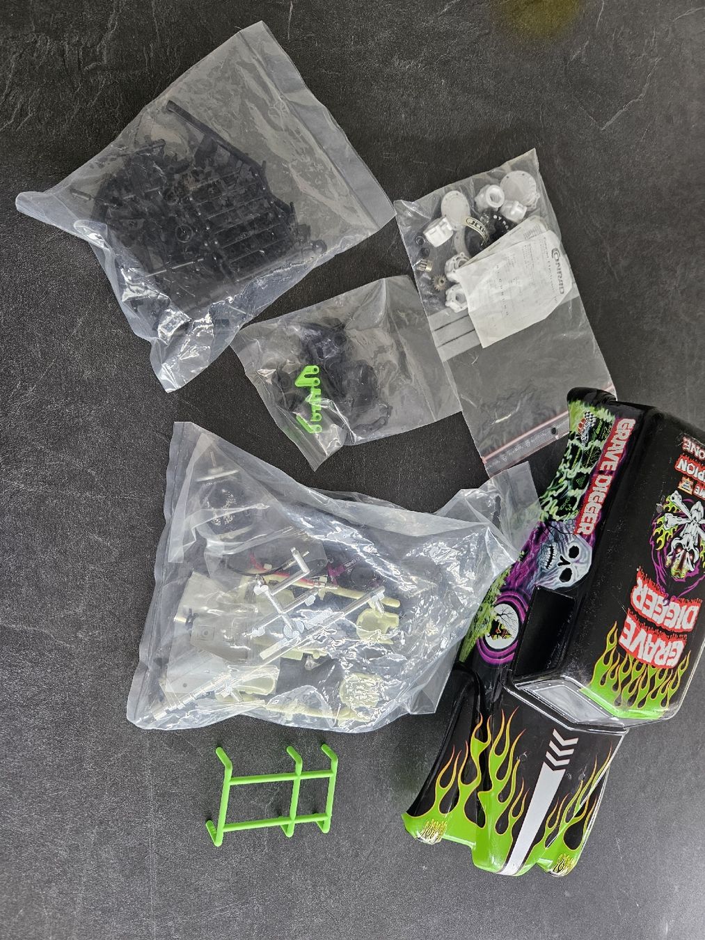 Axial RC Kits de montage: Grave Digger RC Axial SMT10 – D'occasion à Sarnen par rockola02 9