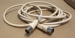 Antennenkabel mit 2x IEC Stecker weiss gebraucht