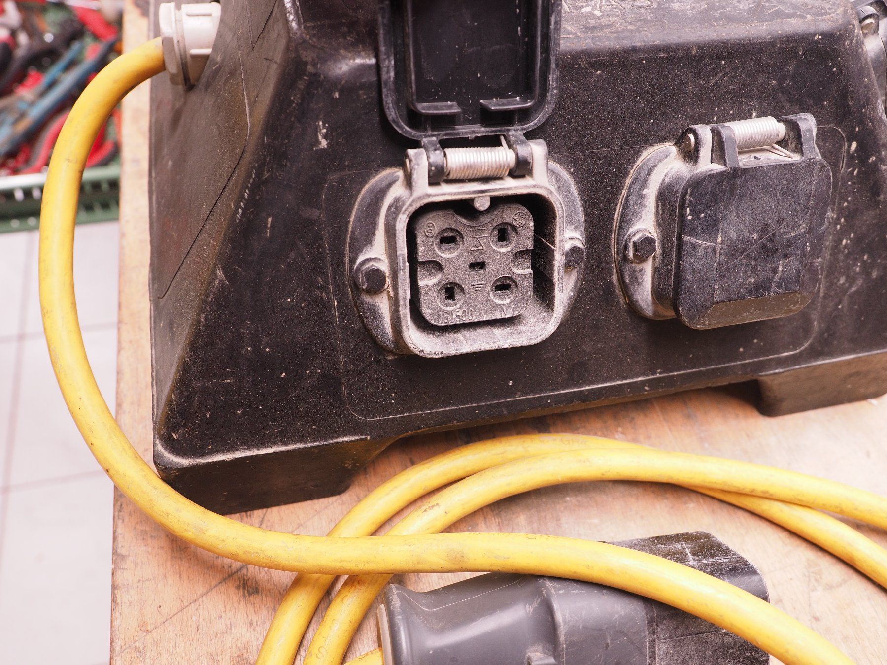 GIFAS Elettrotecnica: Elektroverteilkasten J15 – Usato da Arboldswil venduto da Alexis46 3