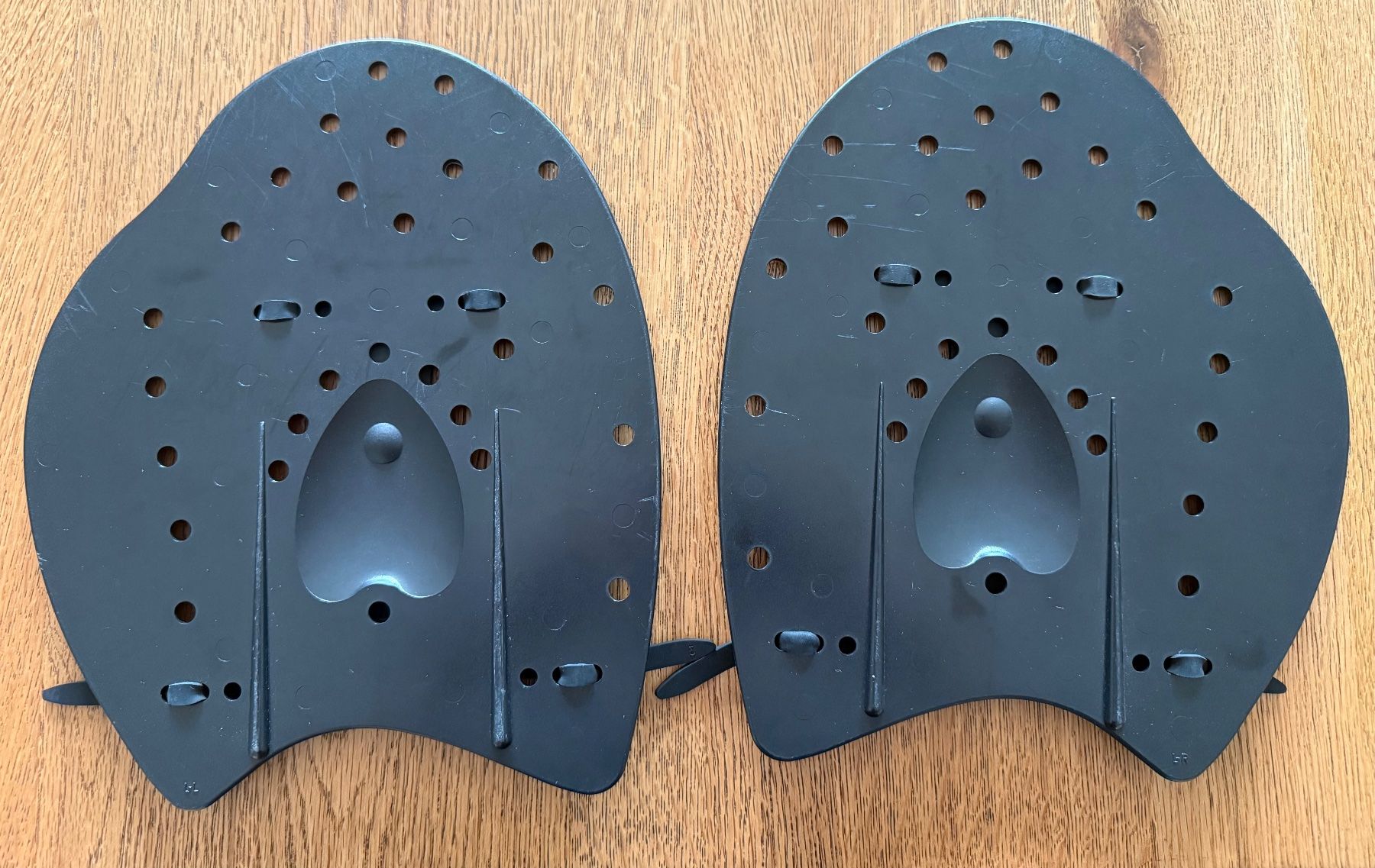 Piscine: Speedo Schwimm Paddles gross – Usato da Celerina / Schlarigna venduto da sol_and_art 1