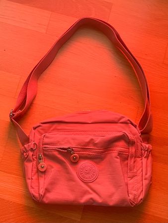 Umhänge-Tasche, gebraucht, 30x 22  ( siehe Fotos ),