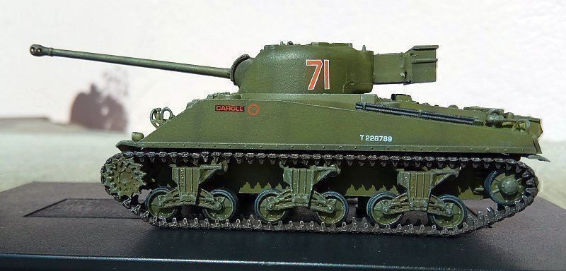 Kit di modellismo & Modellini statici: Dragon Panzer Sherman Firefly DouglasKay Modell 1/72 WW2 – Nuovo e nell'imballaggio originale da Aarau venduto da Zemsi 3