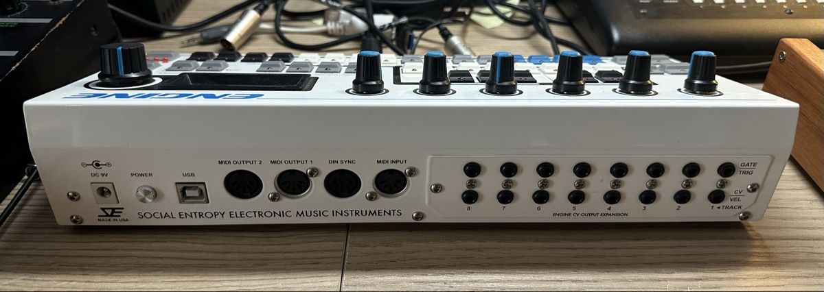 Musikinstrumente: Social Engine Entropy sequencer – Gebraucht aus Vevey von Dborg 1