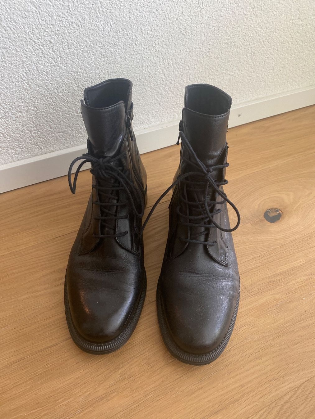 Globus Chaussures femmes: Stiefeletten Leder schwarz – D'occasion à Bolligen par Noeggeli10 1