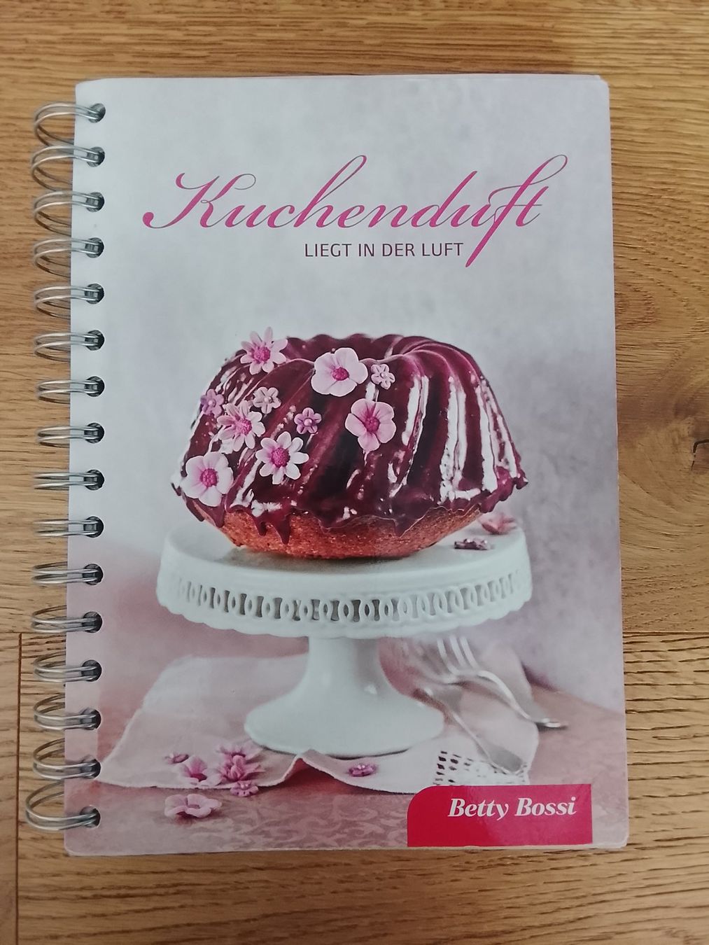 Libri: Buch Kuchenduft Betty Bossi – Nuovo (secondo la descrizione) da St. Gallen venduto da Fluros