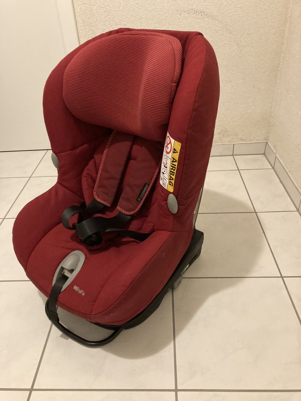Maxi-Cosi Seggiolini per auto: Maxi Cosi MiloFix, Robin Red – Usato da Freienbach venduto da pluto_1 1