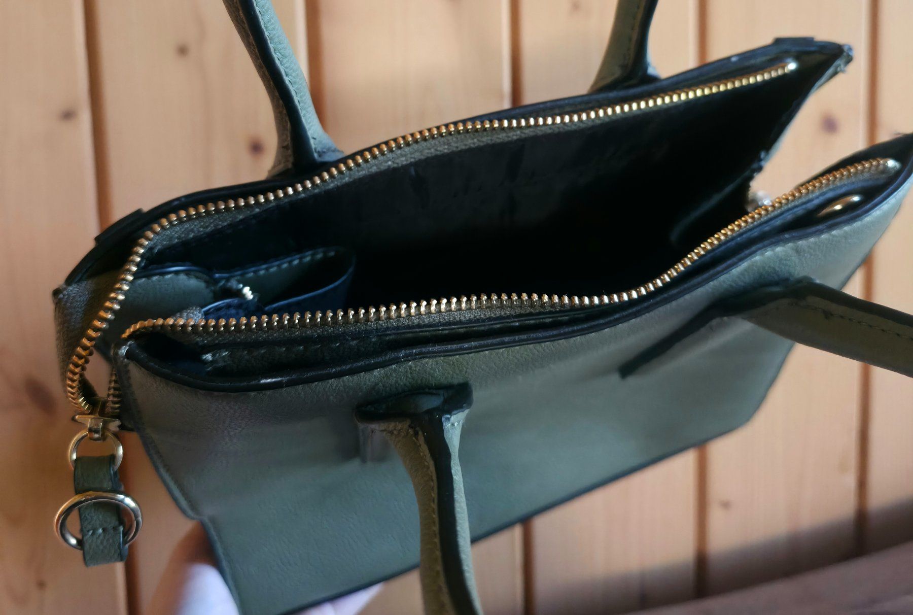 H&M Borse da donna: Grüne Handtasche, neuwertig – Nuovo (secondo la descrizione) da Wimmis venduto da sal_rj9j 1