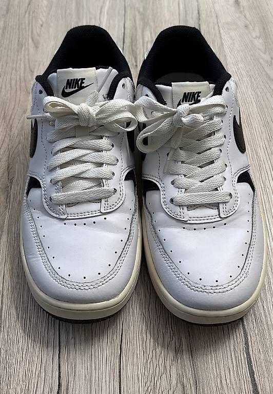 Scarpe per ragazzi: Nike Kinderschuhe Grösse 37.5  – Usato da Winterthur venduto da Benz320ce 2