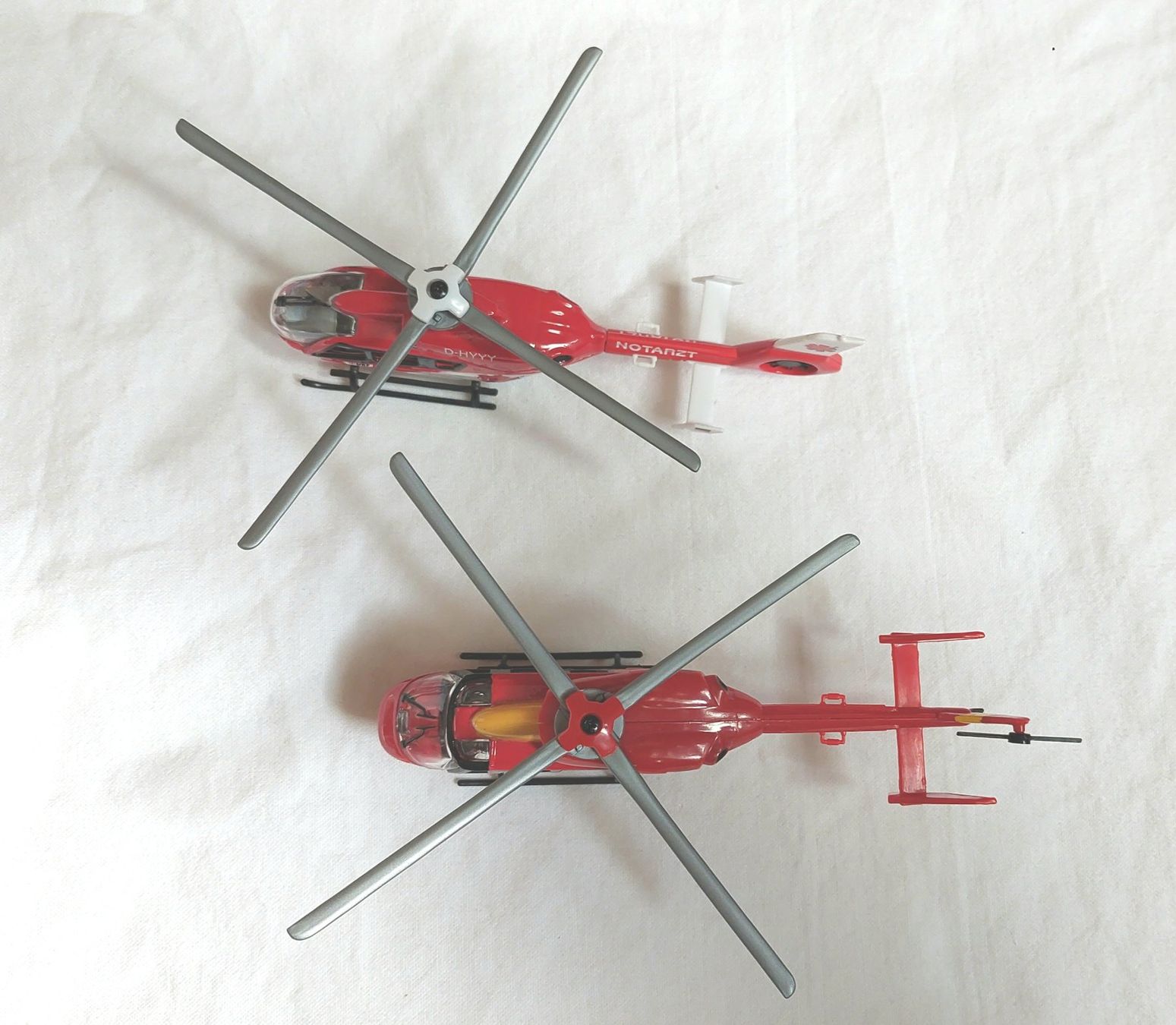 Kit di modellismo & Modellini statici: 2 kleine Modellhelis – Usato da Uitikon Waldegg venduto da Smeragol 1