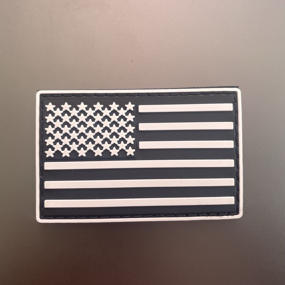 Plaquettes & Badges: USA Patch schwarz/weiss neu – Neuf (Voir description) à Laupen BE par ZAGREB96