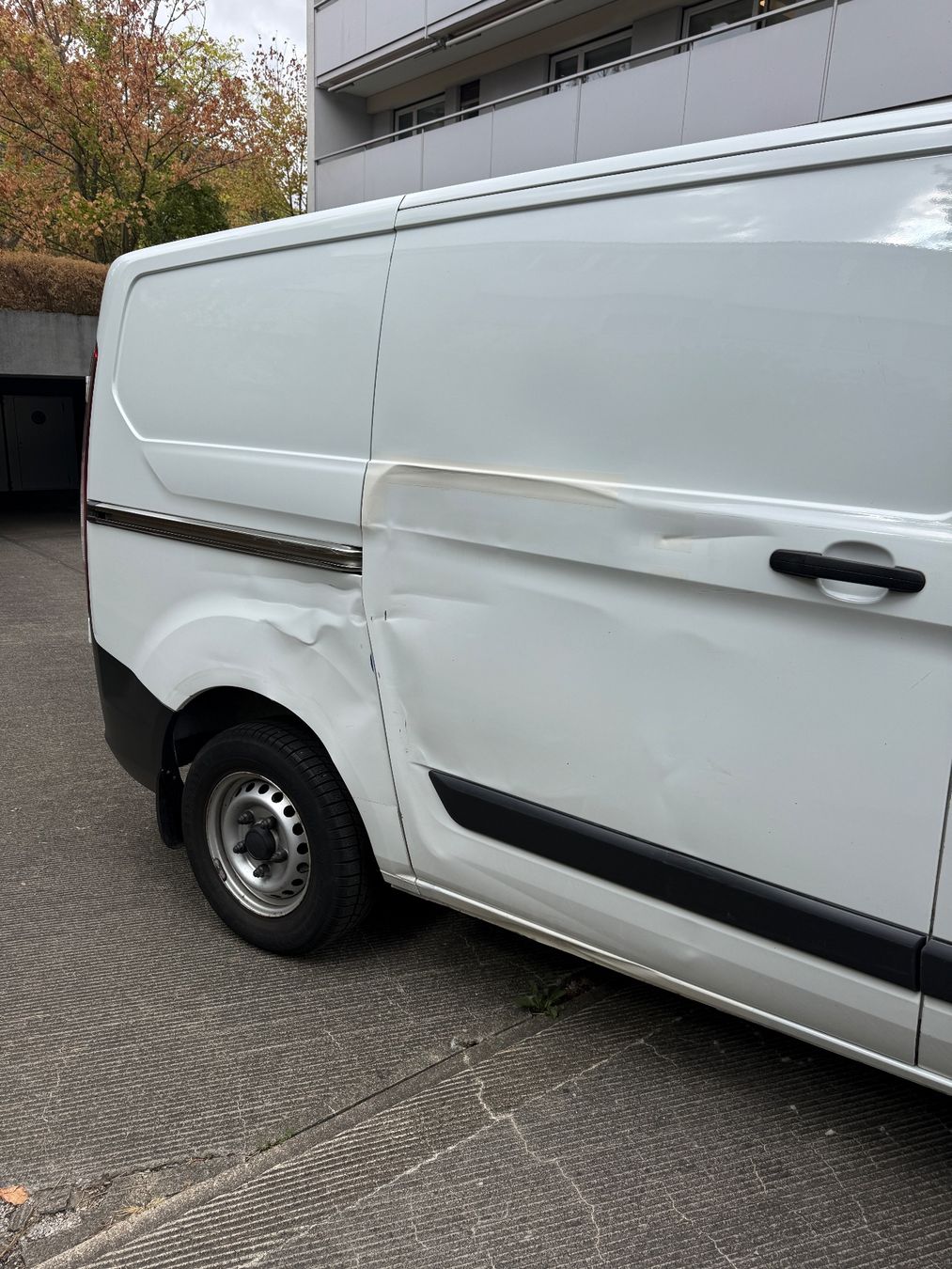 Ford Nutzfahrzeuge: Ford Transit Custom MFK – Gebraucht aus Allschwil von ant_wbx5 5