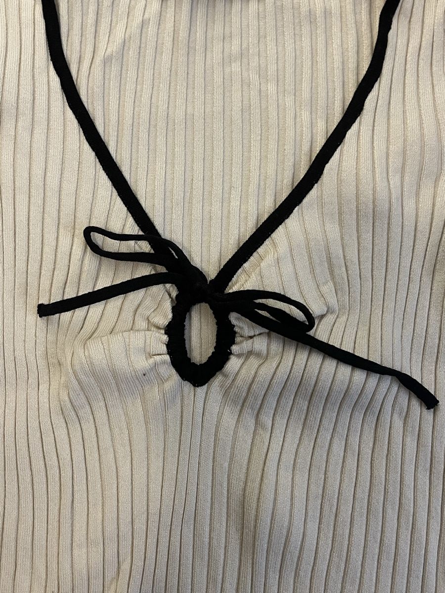 Bershka Top: Cremefarbenes Top+Schnürung, Gr. M – Nuovo (secondo la descrizione) da Oberwil-Lieli venduto da 2carin 1