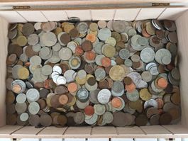 6,1 Kilo Münzgeld, haupsächlich Europa ca. 1940-1990. 