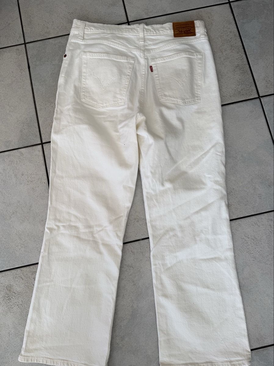 Levi's Jeans: Levi's Jeans Hose weiss – Gebraucht aus Domat Ems von Baubuzi 1