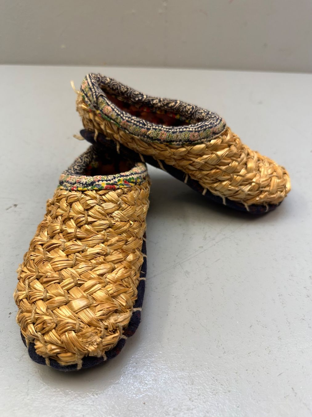 Chaussures garçon: KINDERSCHUHE #41 AB 1.- !!! – D'occasion à Zürich par NIKI777 2
