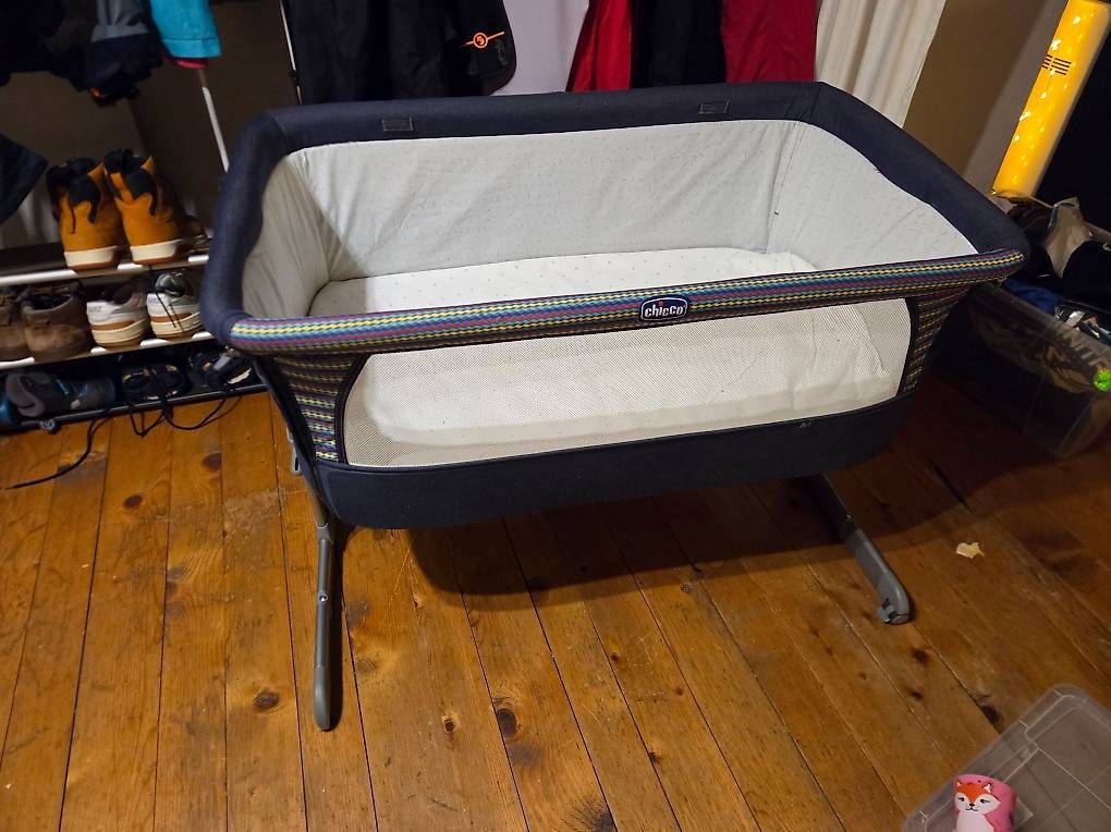 Chicco Betten: Beistellbett und Reisebett Chicco Next2Me – Gebraucht aus Bassersdorf von Manniger