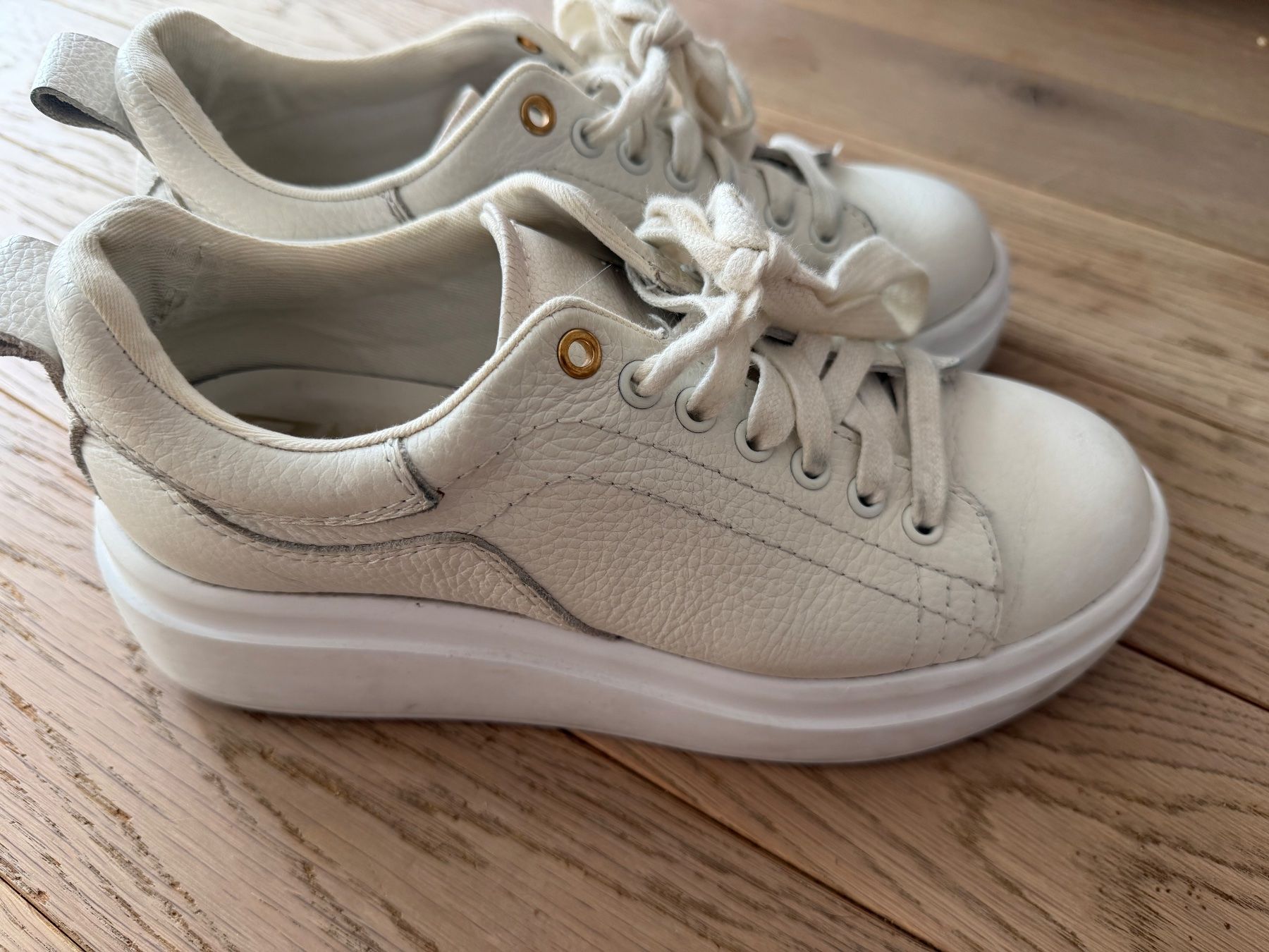 Zara Chaussures femmes: Sneaker Gr. 37 Zara – D'occasion à Wiesendangen par gefion99