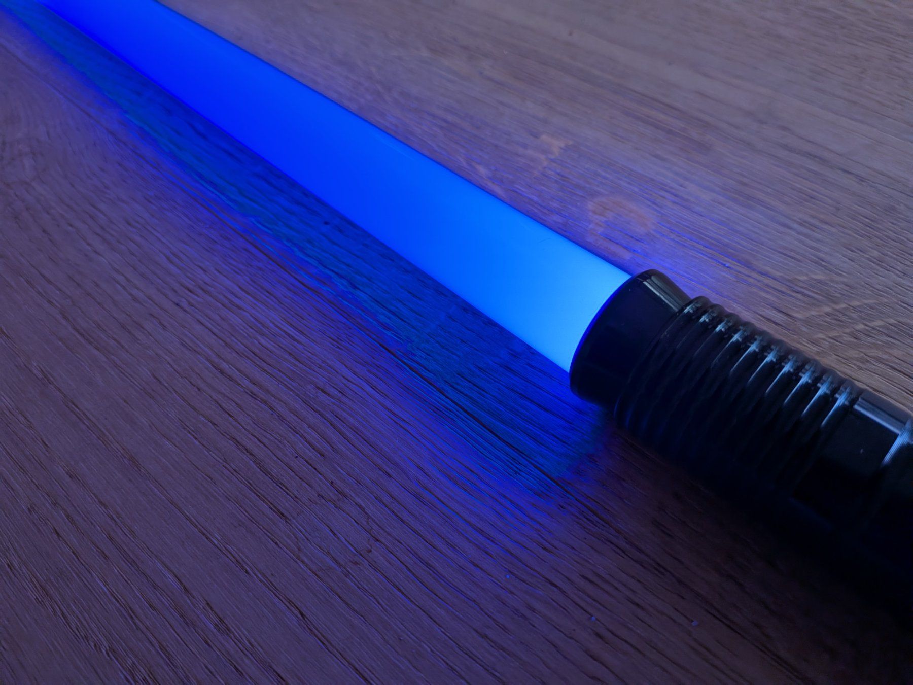 Sonstiges zu Filme & Serien: Star wars Lichtschwert mit Tönen, Farbwechsel – Gebraucht aus Biglen von And_vt2y 3