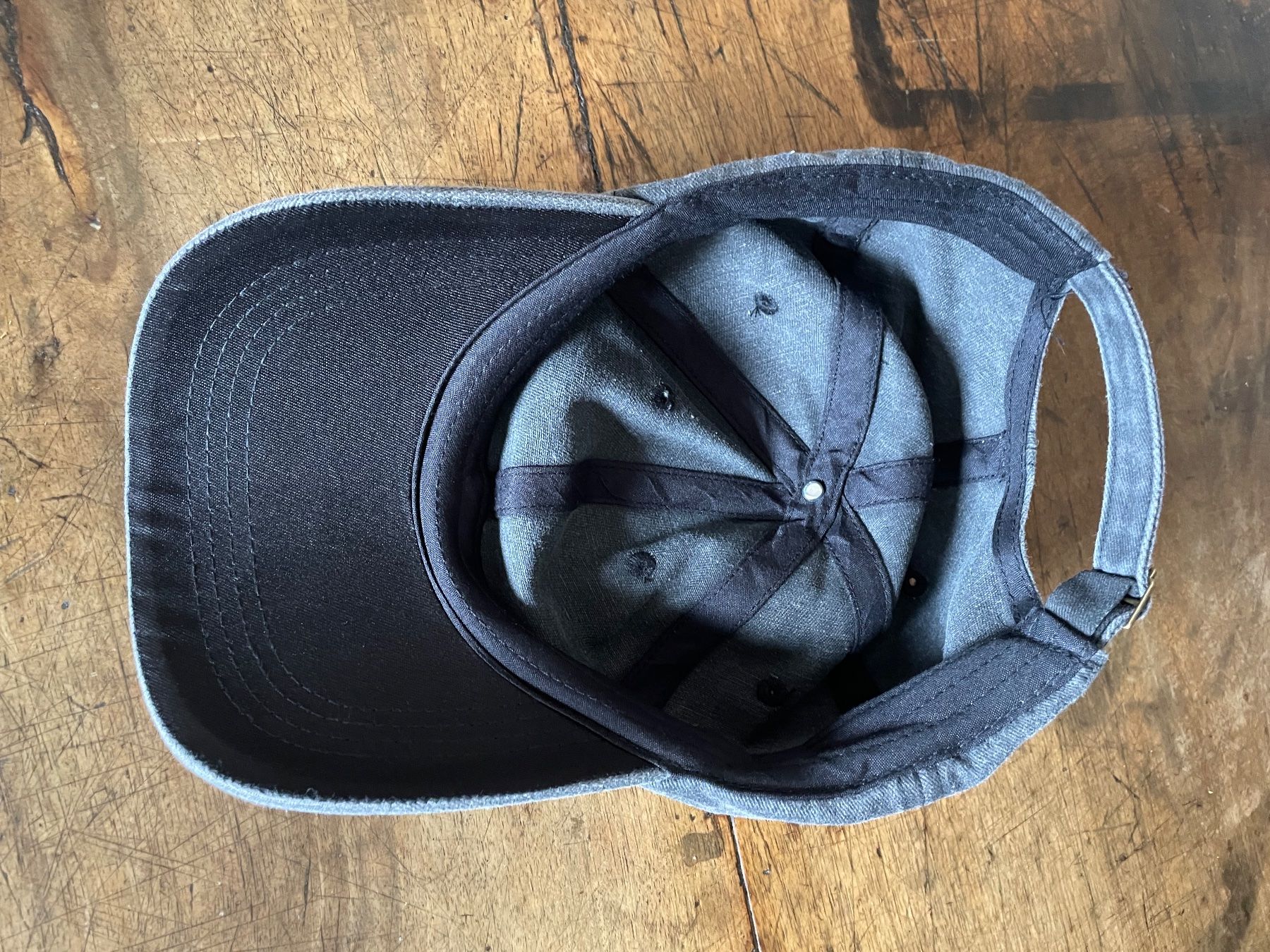 Copricapi, berretti & cappellini: Cappello nuovo – Nuovo (secondo la descrizione) da Monteggio venduto da Mic1122 1