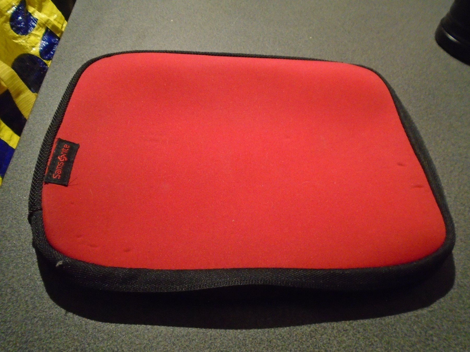 Samsonite Covers & Taschen: Etui Samsonite, rot – Gebraucht aus Zürich von abraxas1291