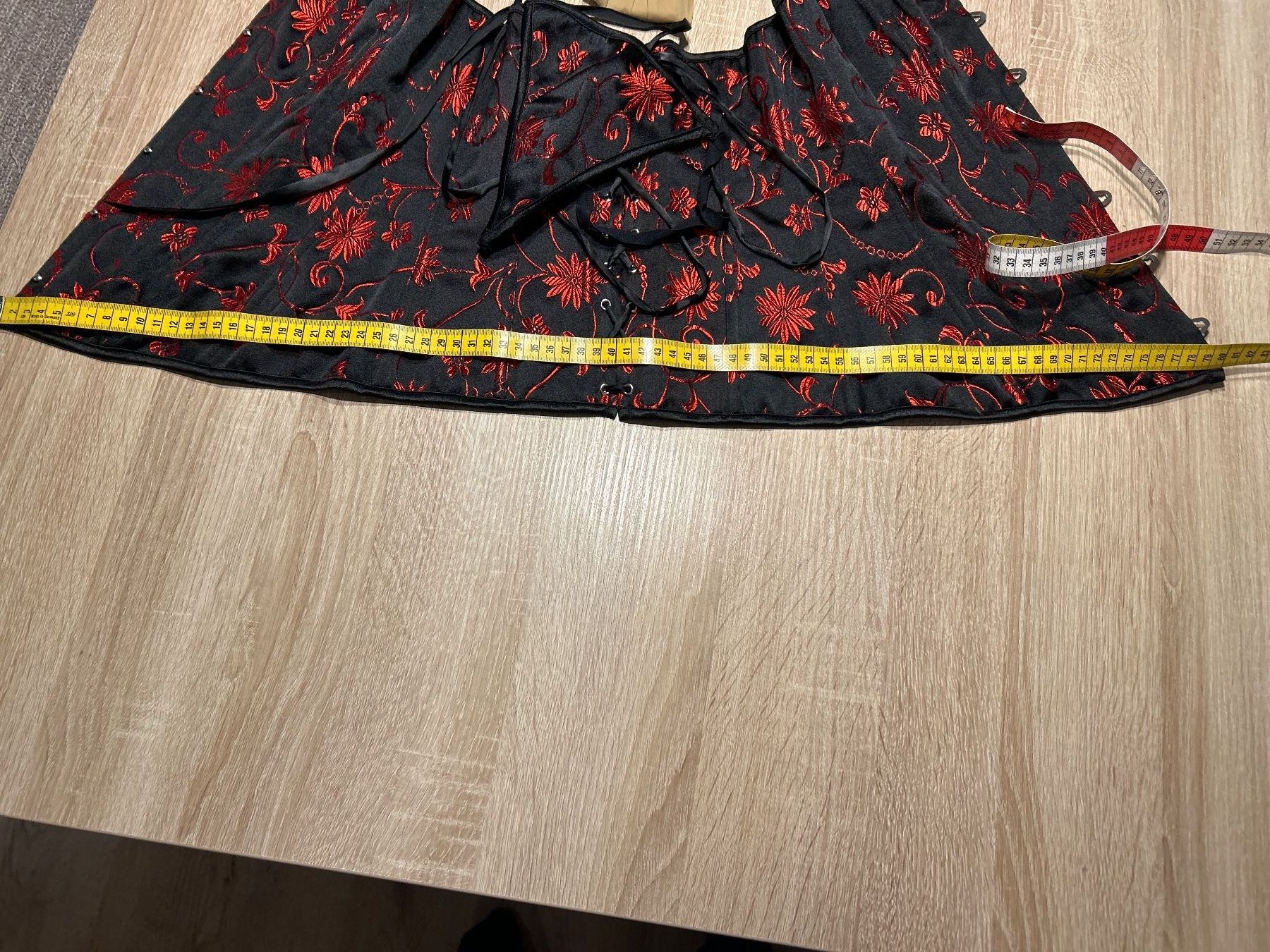 Altra biancheria intima: Dessous Set schwarz mit rotem Muster – Usato da Brunnen venduto da Nala2929 6